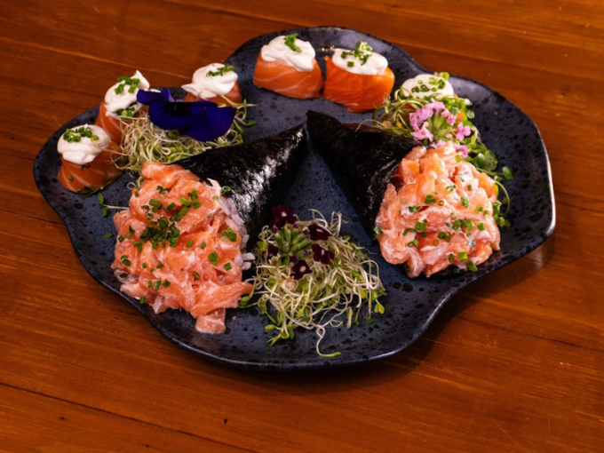 Temaki em Dobro e Gunkan Filadélfia